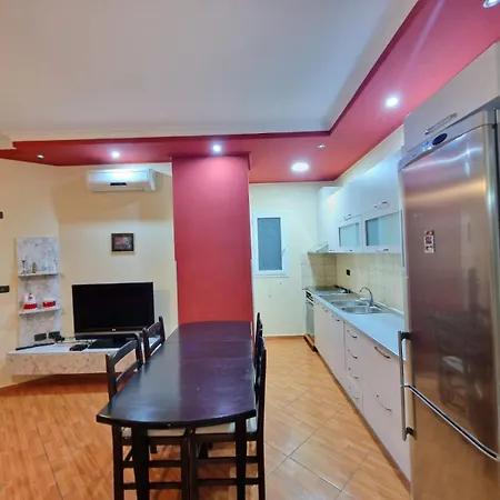 Lovely View Apartment *